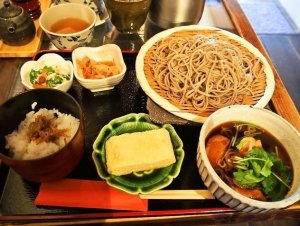 新大阪で絶品ランチが食べられる人気店20選【食べログ3.5以上】